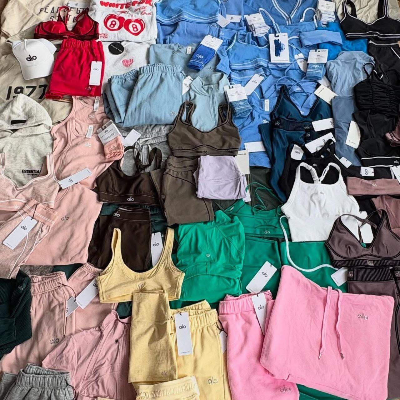 Alo Yoga clothing Alo Yoga clothing